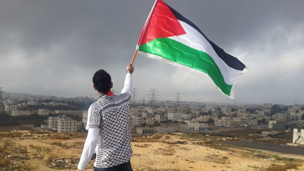 Ako vojna v Gaze rozdeľuje ľavicu a polarizuje aj strednú Európu